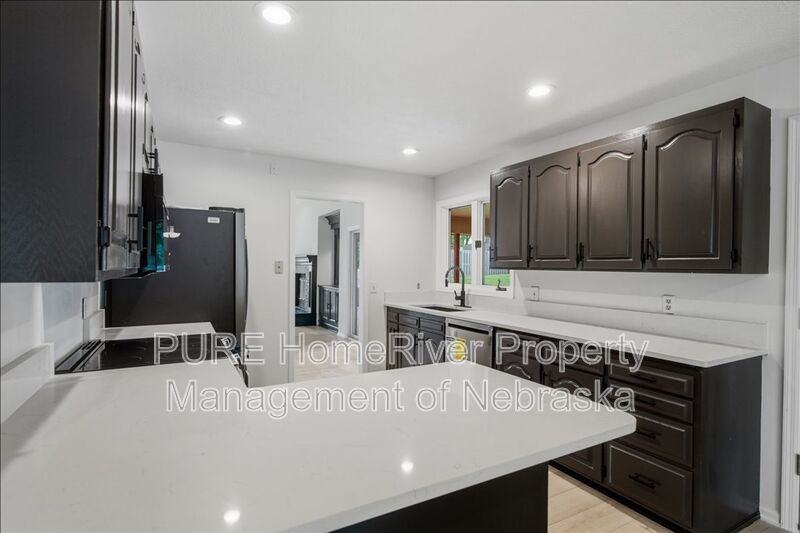 15527 Mason Cir - Photo 4 of 35