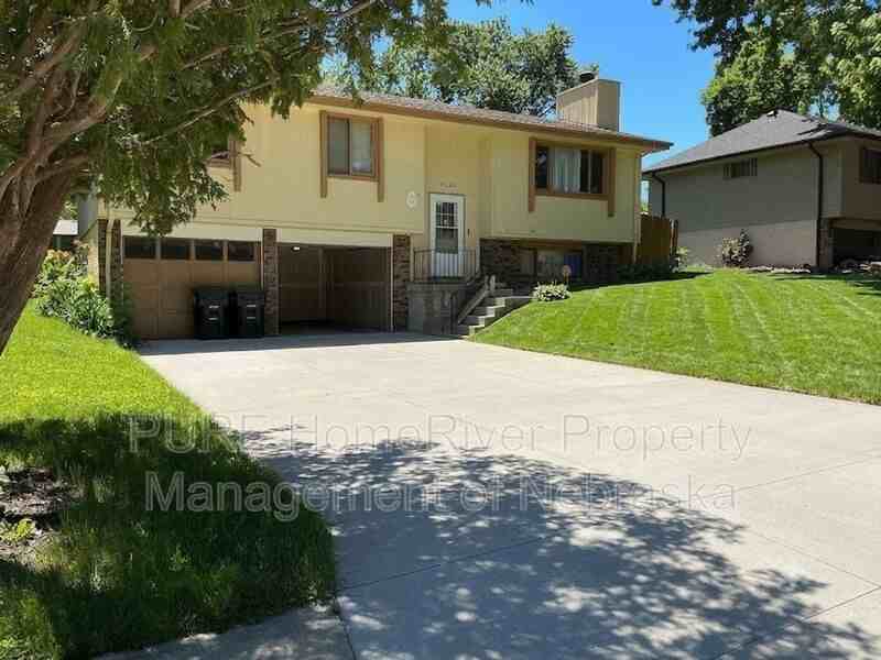 15229 Y St - Photo 2 of 24