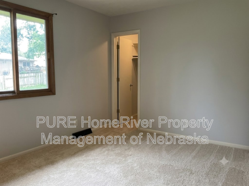 15229 Y St - Photo 7 of 24
