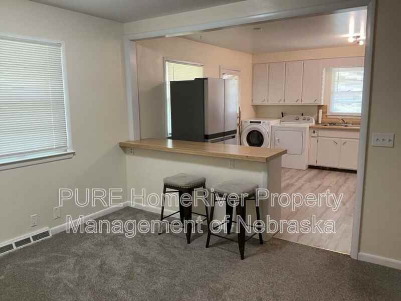3607 Ernst St - Photo 4 of 19