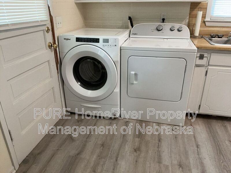 3607 Ernst St - Photo 7 of 19
