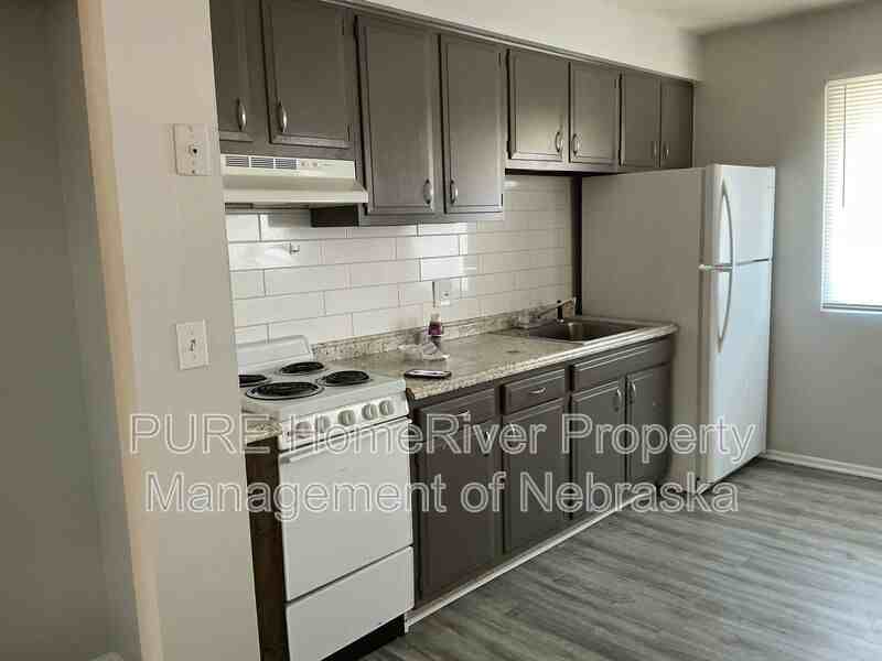 4422 S 25th St #12 - Photo 3 of 17