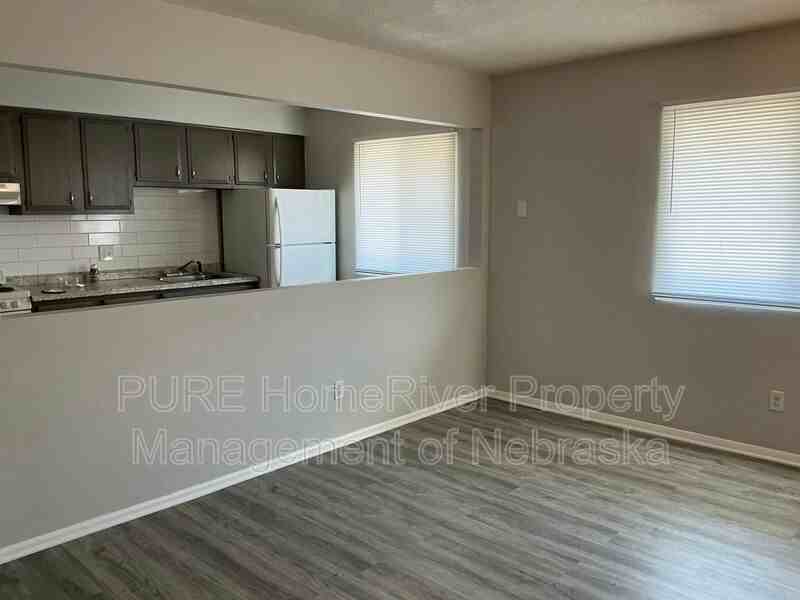 4422 S 25th St #12 - Photo 5 of 17