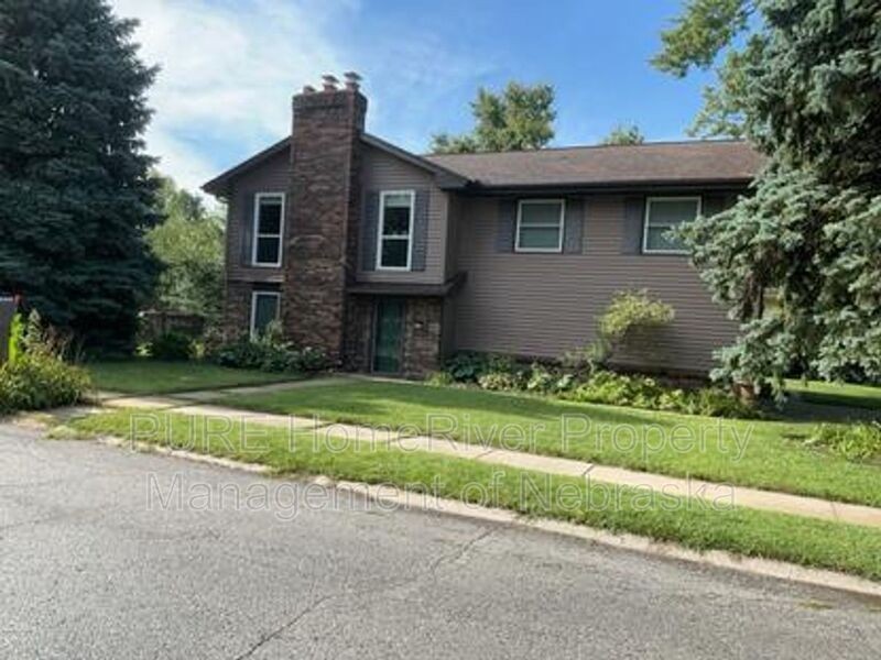 10821 Curtis Avenue Cir - Photo 2 of 28