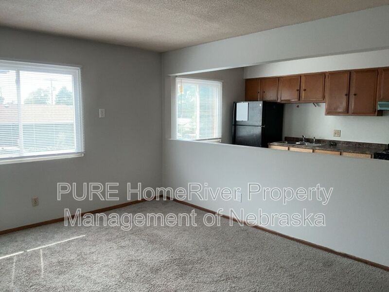 4422 S 25th St #10 - Photo 3 of 15