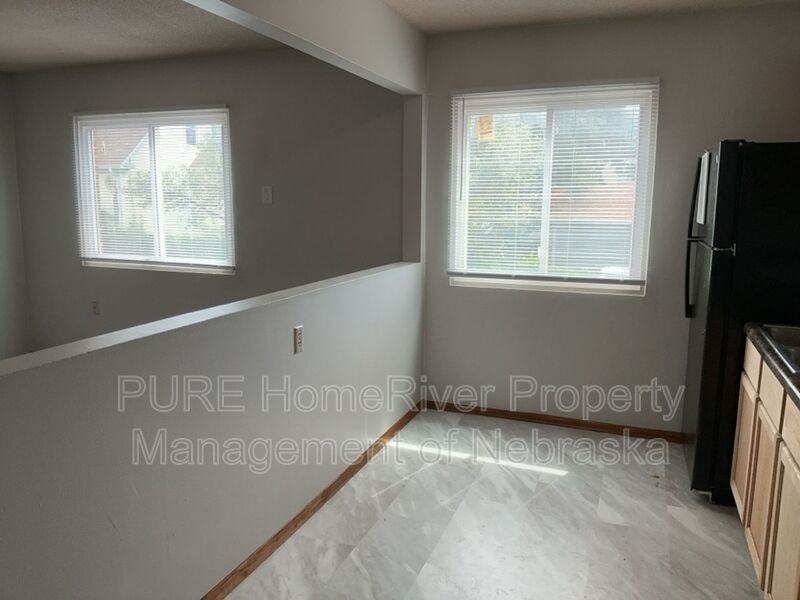 4422 S 25th St #10 - Photo 4 of 15