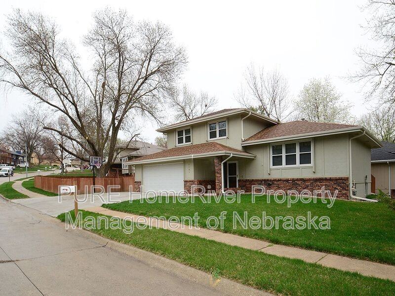 2121 S 163rd Cir - Photo 2 of 31