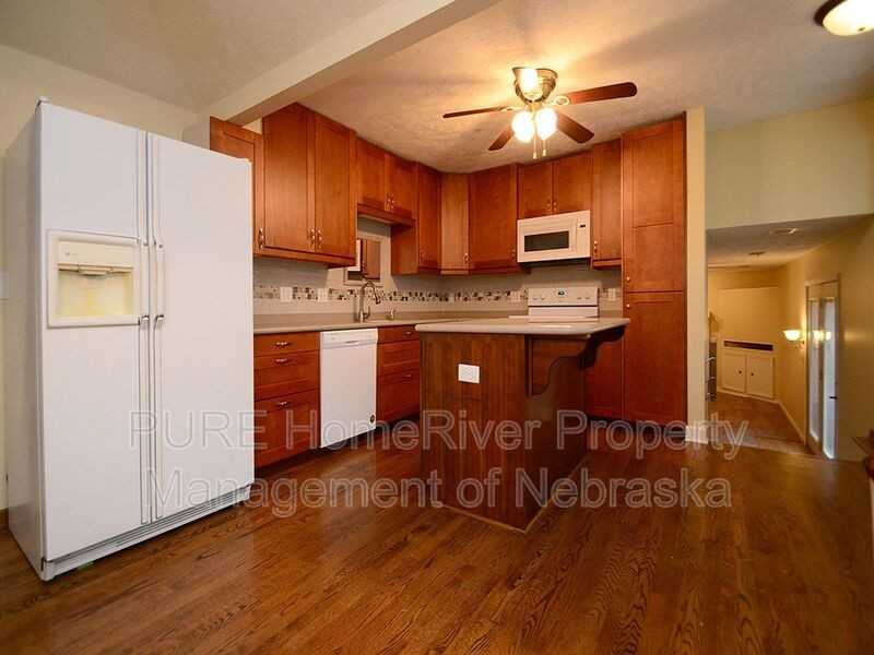2121 S 163rd Cir - Photo 3 of 31