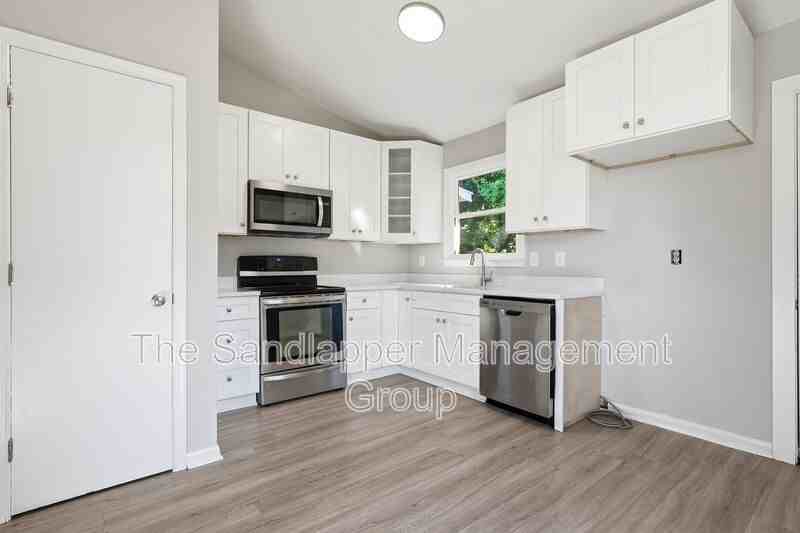 5230 - Photo 7 of 21