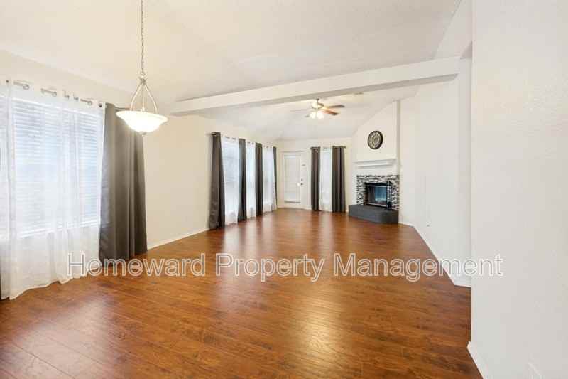 3625 Garden Springs Dr - Photo 3 of 12