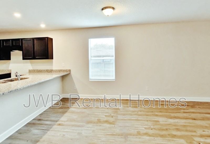 8622 Free Ave - Photo 4 of 11