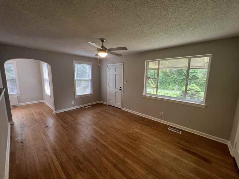 111 Glenhaven Rd - Photo 3 of 7