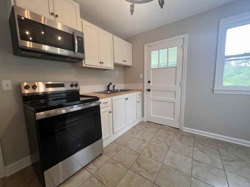 111 Glenhaven Rd - Photo 4 of 7