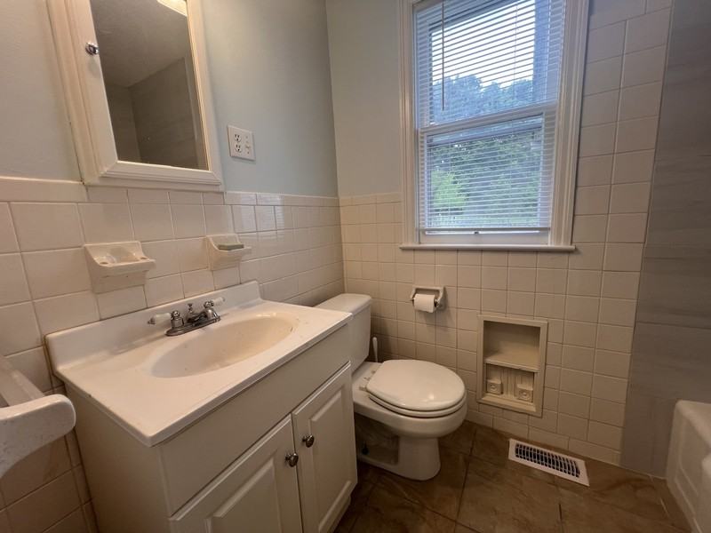 111 Glenhaven Rd - Photo 6 of 7