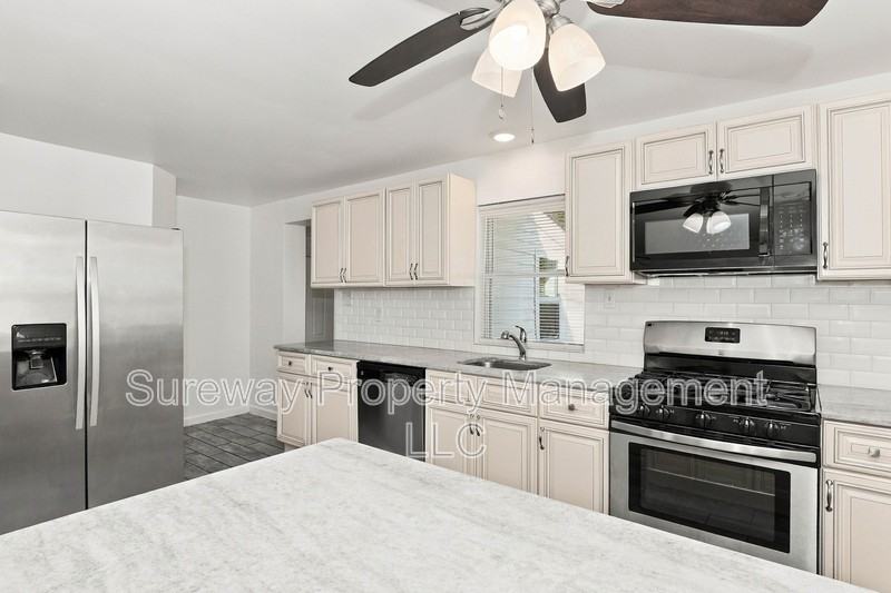 90 Atlantic Ave - Photo 4 of 15