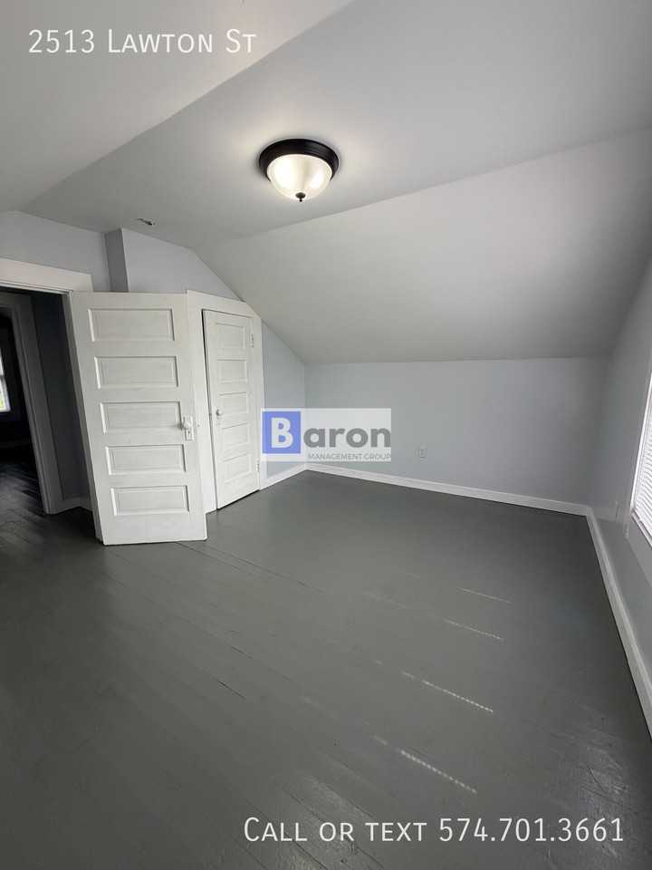 2513 Lawton St - Photo 2 of 13