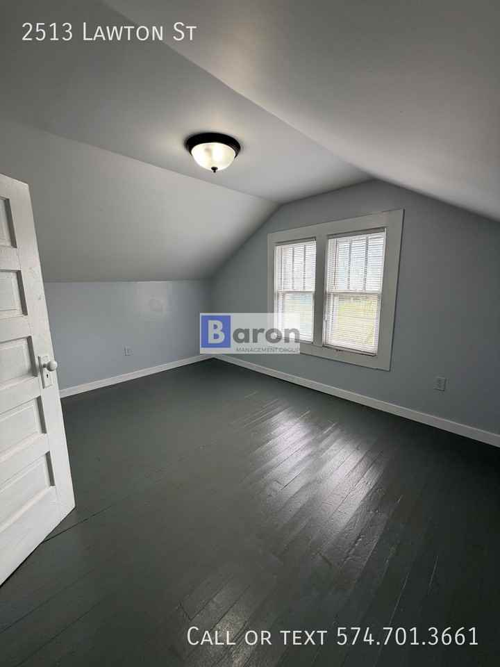 2513 Lawton St - Photo 4 of 13