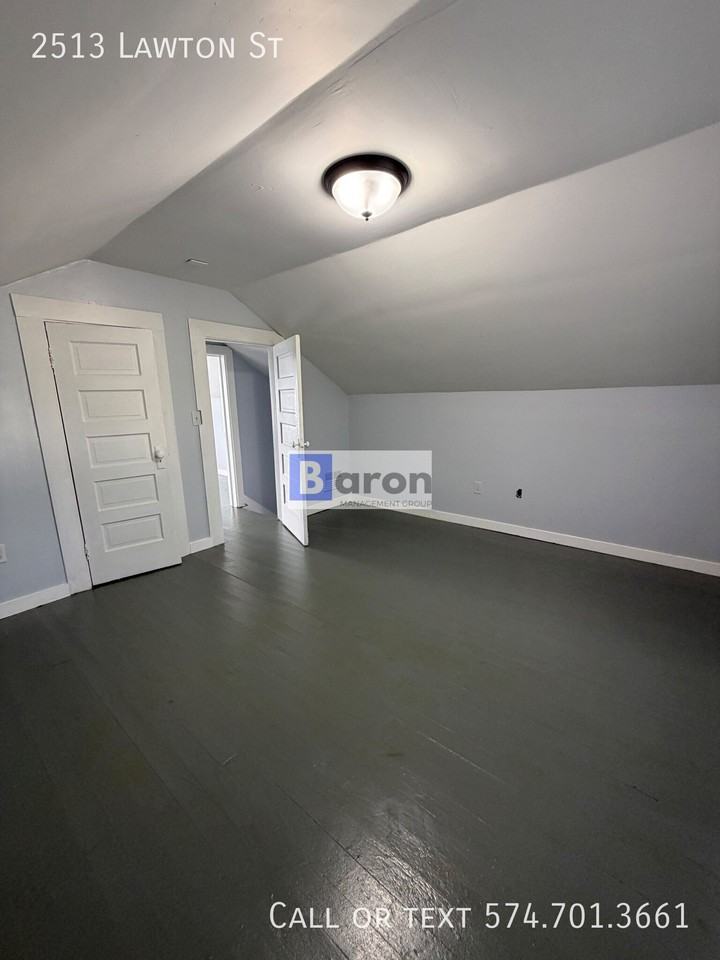 2513 Lawton St - Photo 6 of 13