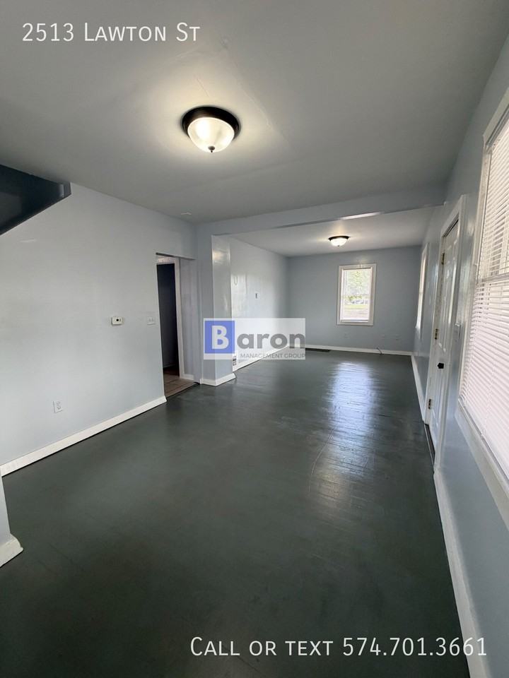 2513 Lawton St - Photo 7 of 13