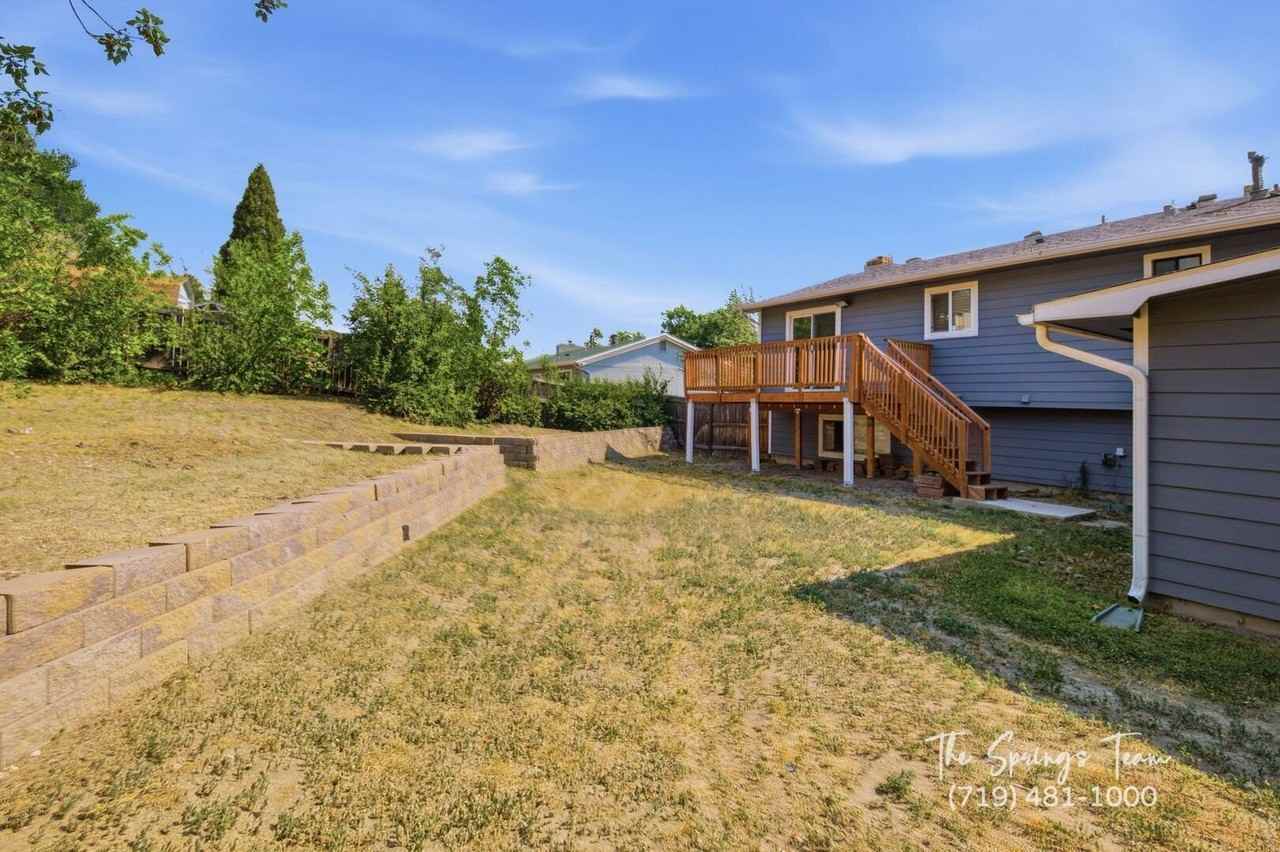1239 Suncrest Way - Photo 6 of 50