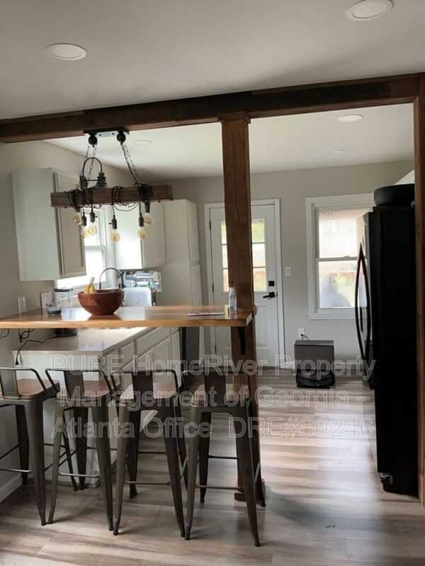 1880 Dorsey Ave - Photo 7 of 20