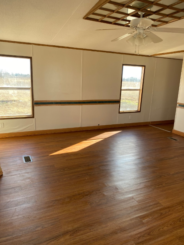 125 Pebbles Ln - Photo 3 of 10