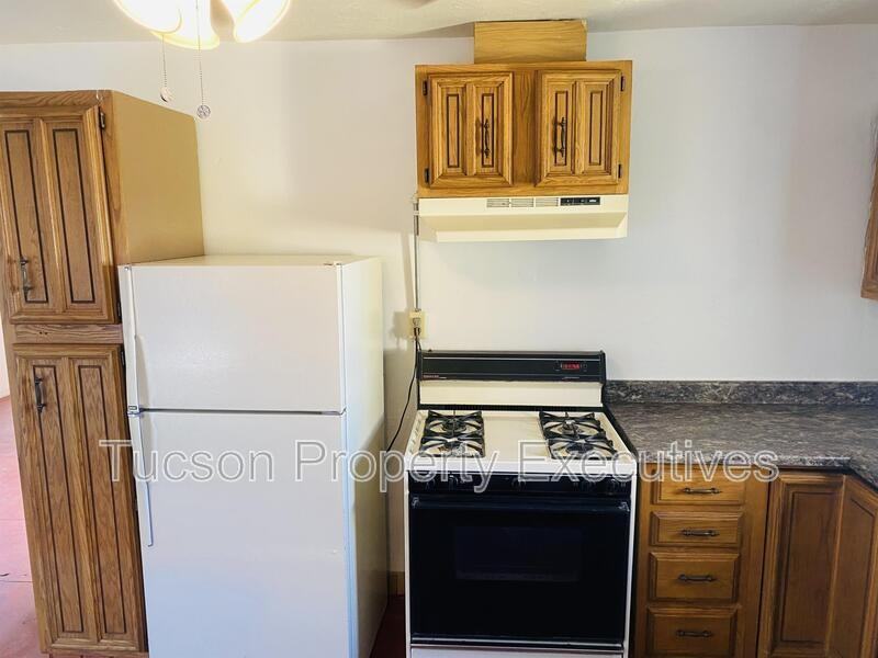 219 E Blacklidge Dr - Photo 3 of 22