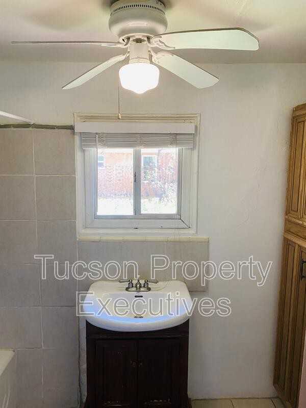 219 E Blacklidge Dr - Photo 5 of 22