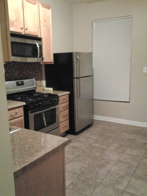 6630 S Ingleside Ave - Photo 2 of 9