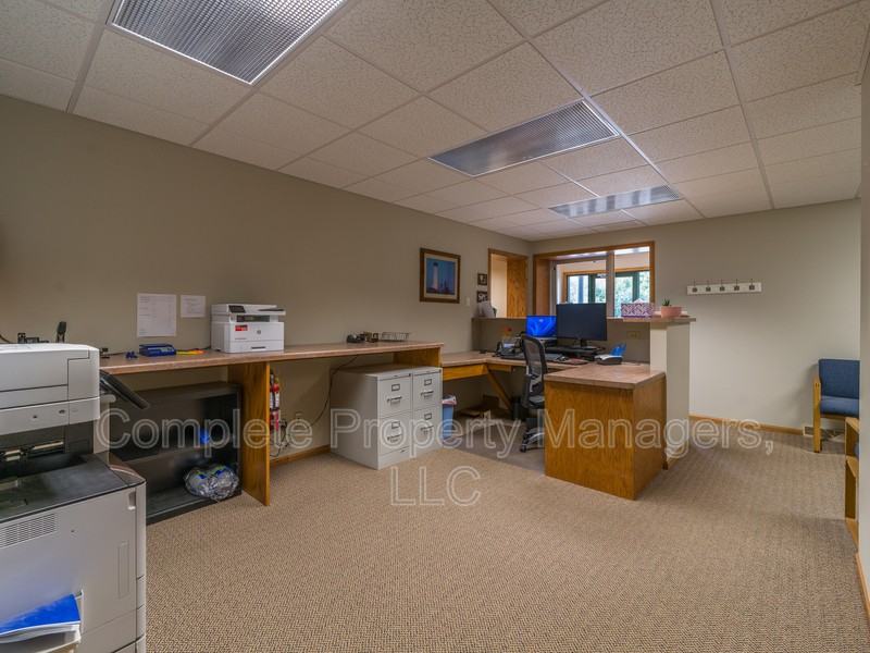222 E Main St - Photo 5 of 22