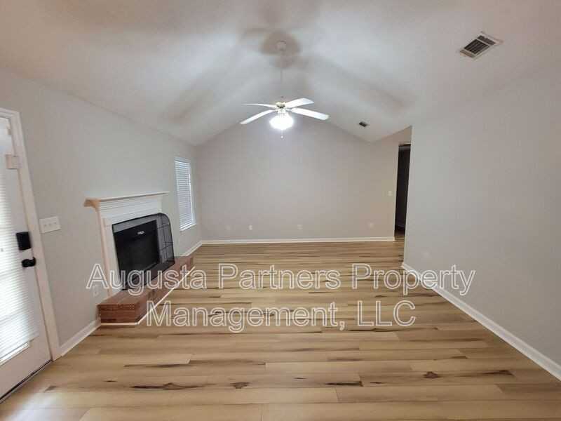 2312 Perot Dr - Photo 2 of 22
