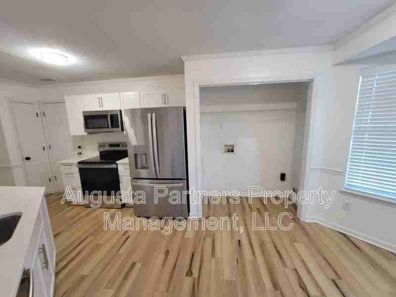 2312 Perot Dr - Photo 4 of 22