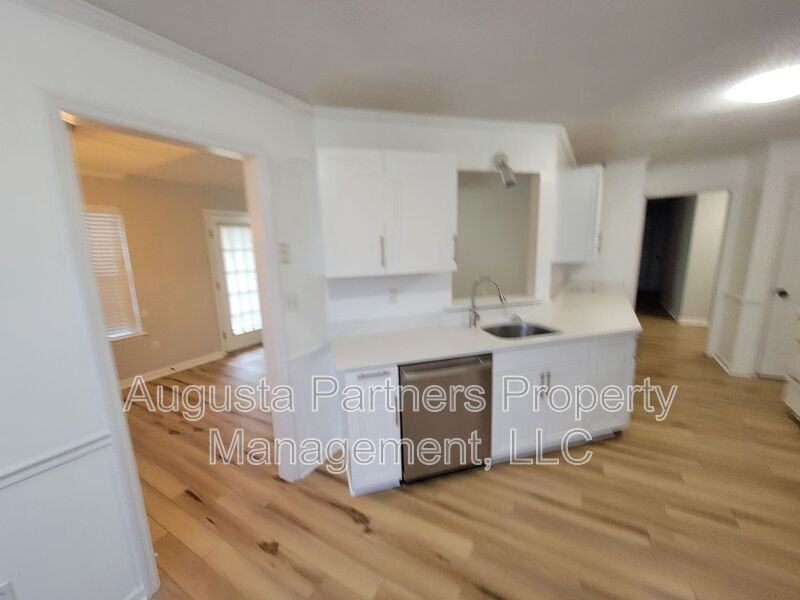 2312 Perot Dr - Photo 5 of 22