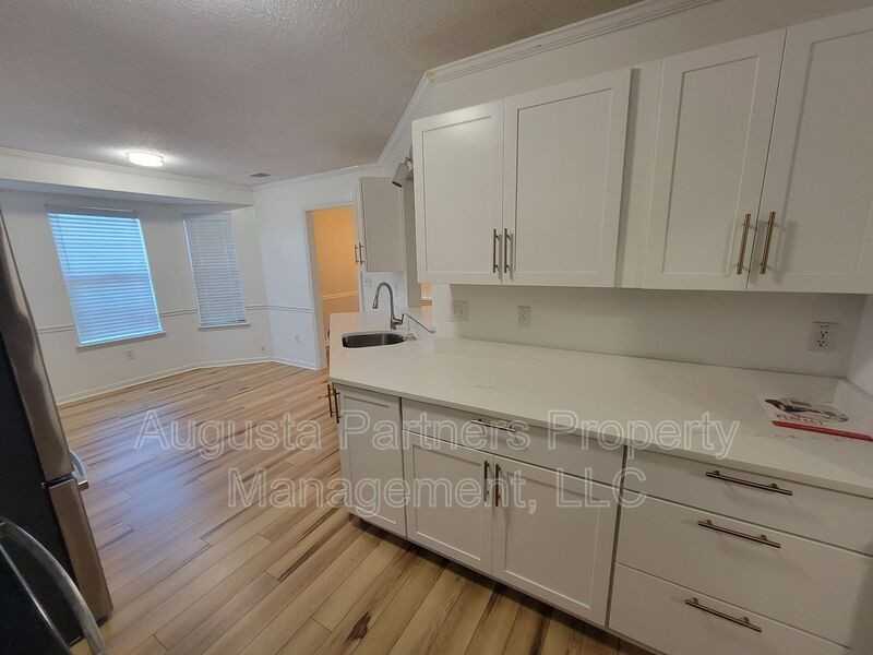 2312 Perot Dr - Photo 7 of 22