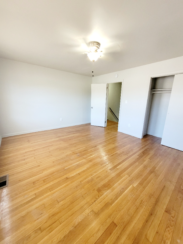 8 Bainbridge Ave #A - Photo 4 of 7