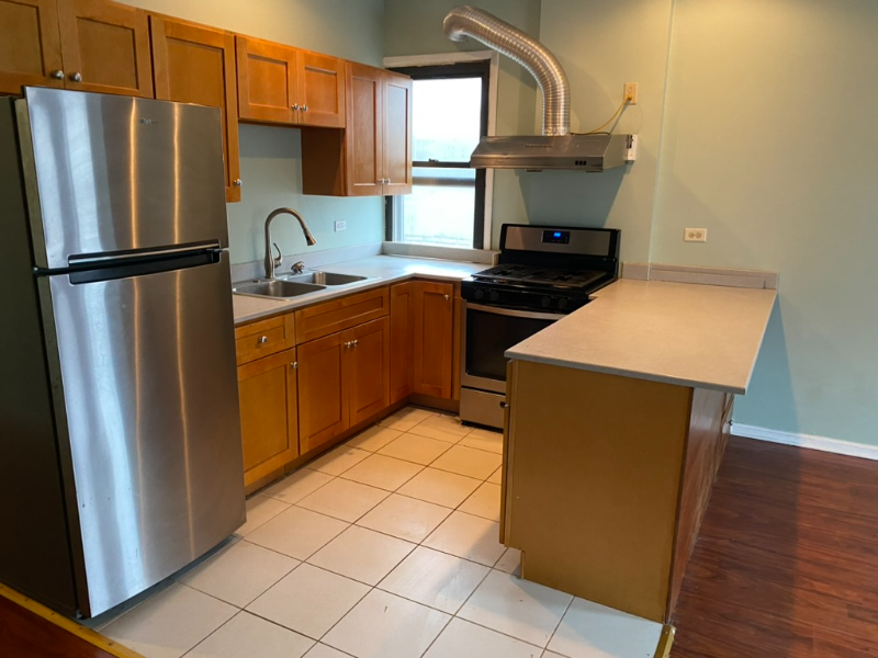 2988 S Archer Ave #2R - Photo 2 of 7
