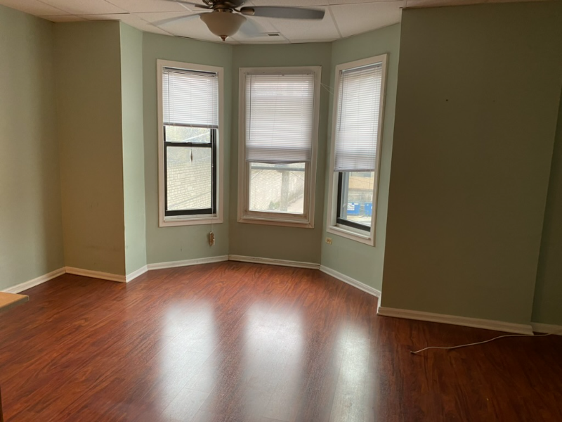 2988 S Archer Ave #2R - Photo 4 of 7