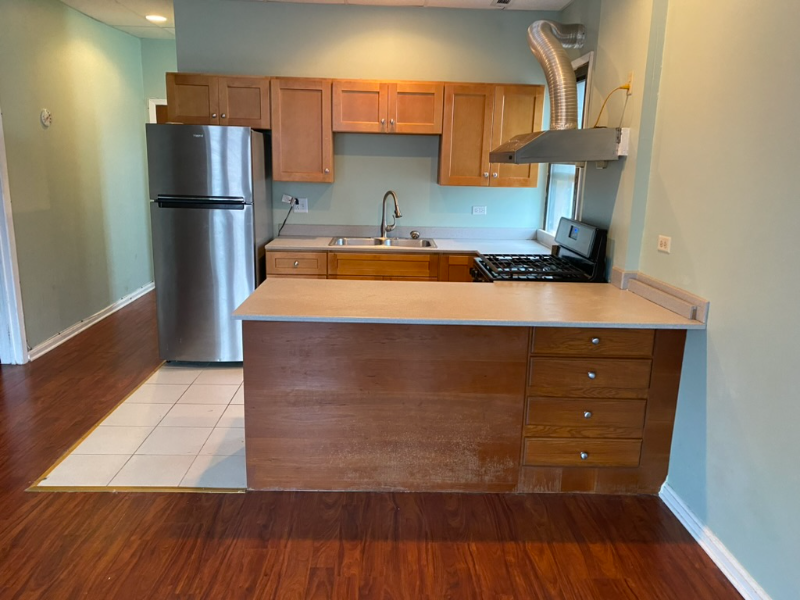 2988 S Archer Ave #2R - Photo 6 of 7