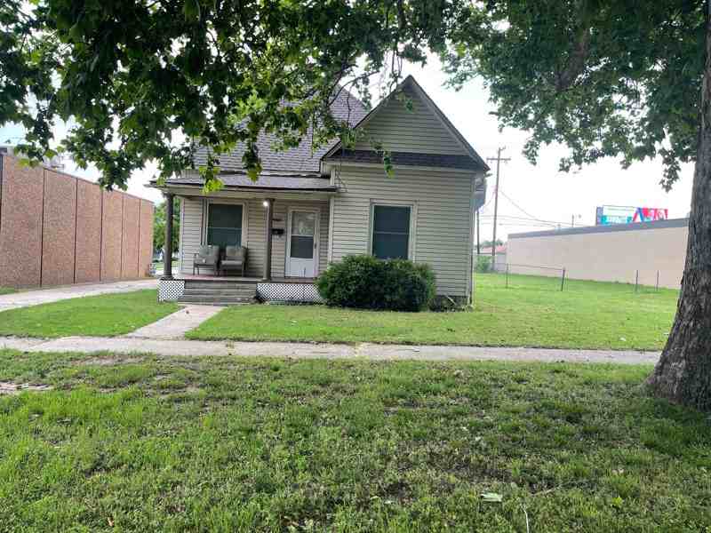 907 W Oklahoma Ave - Photo 3 of 22