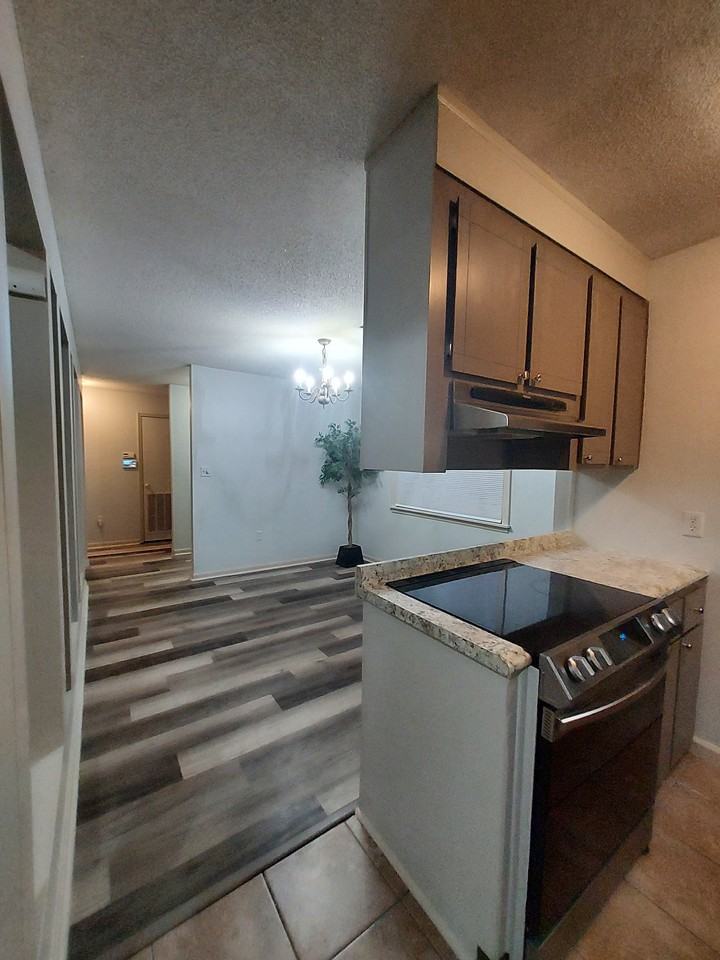 126 Foxwood Cir - Photo 4 of 24