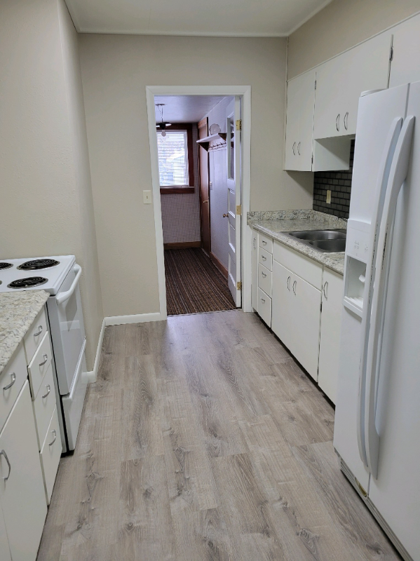 711 5th Ave #A - Photo 7 of 13