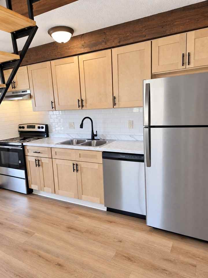 725 Moull St #A - Photo 3 of 13