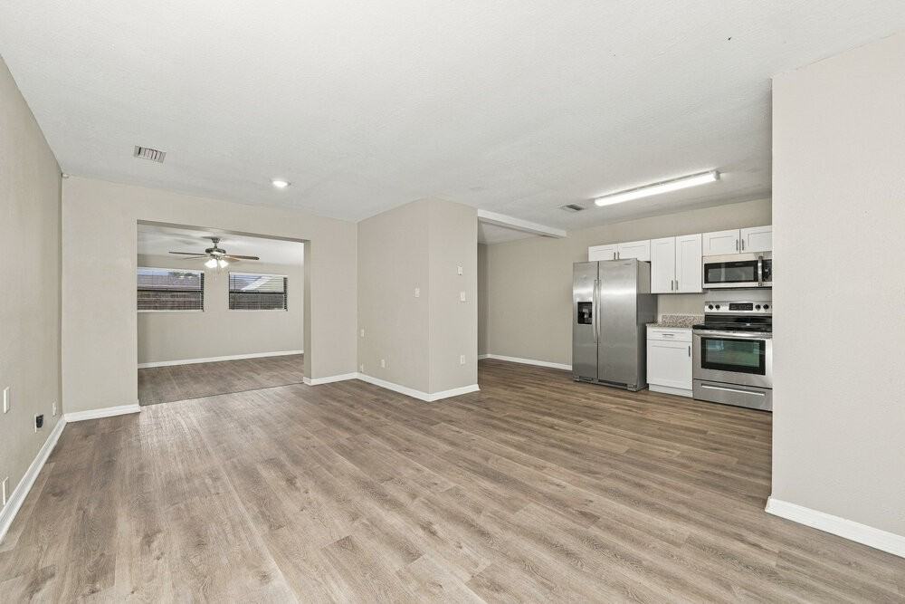 1827 Rotary Dr - Photo 3 of 16