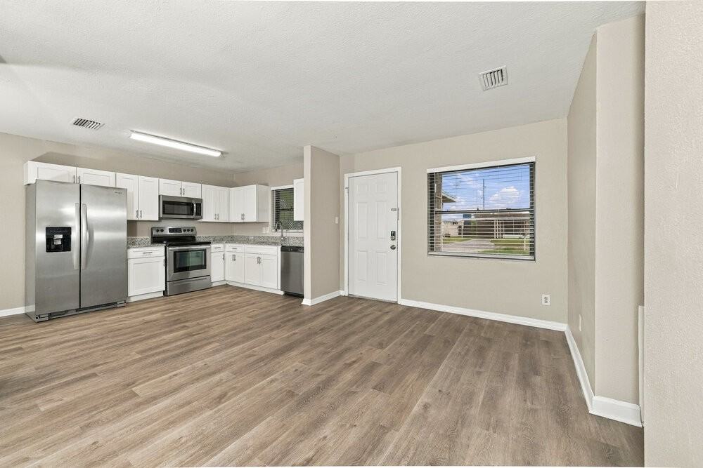 1827 Rotary Dr - Photo 4 of 16