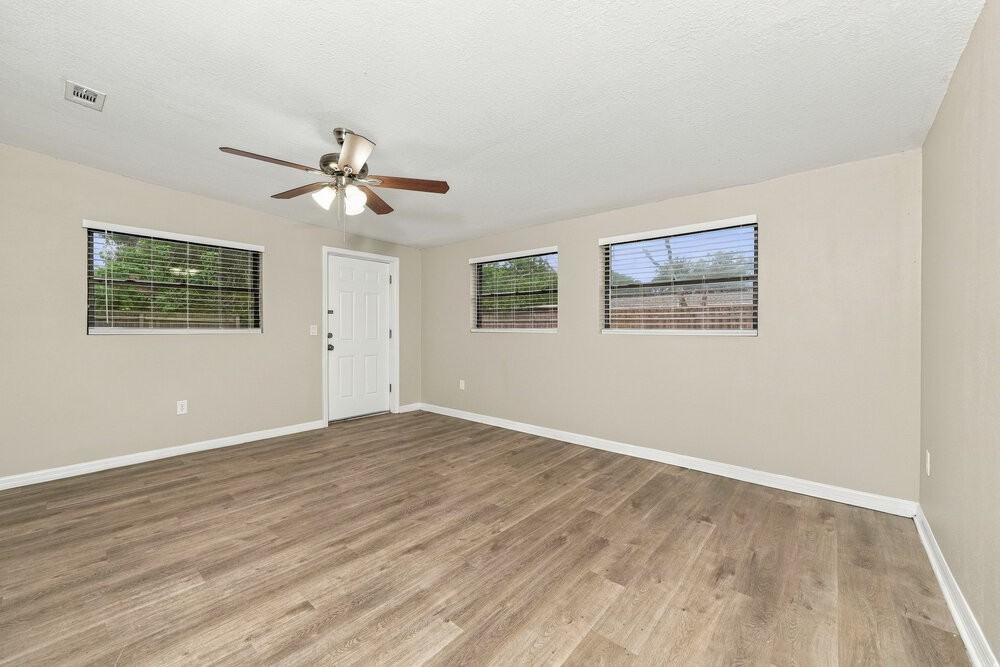 1827 Rotary Dr - Photo 7 of 16