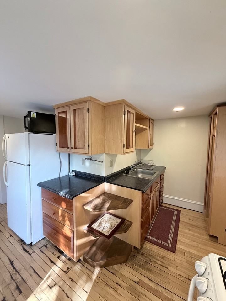 51 Loomis St #3 - Photo 4 of 14