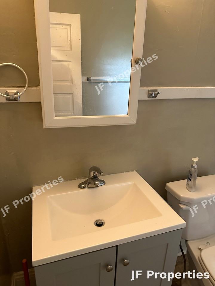 881 Babbitt Rd - Photo 3 of 5