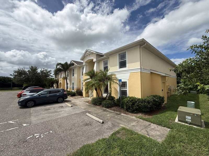 429 Newmont Cir - Photo 4 of 43
