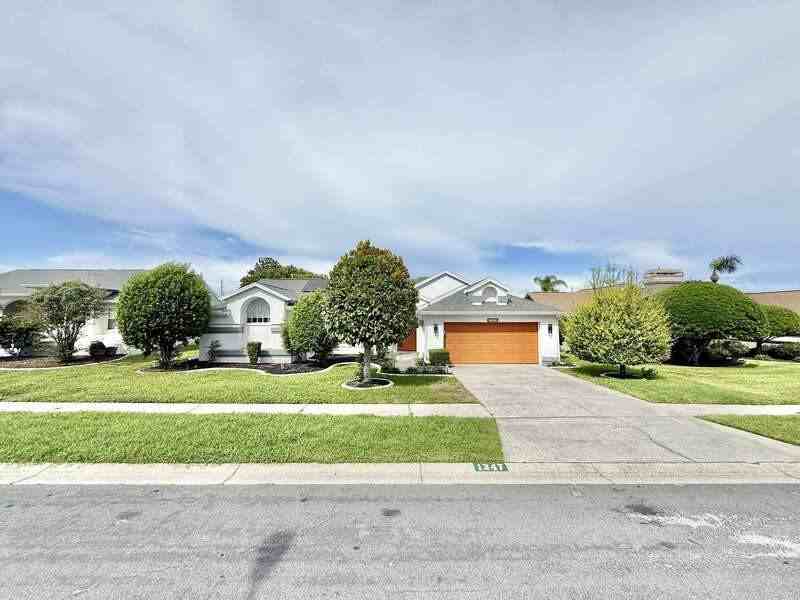 1347 Overland Dr - Photo 3 of 47