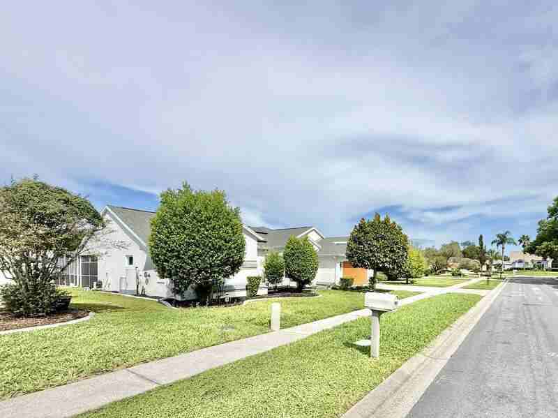 1347 Overland Dr - Photo 4 of 47